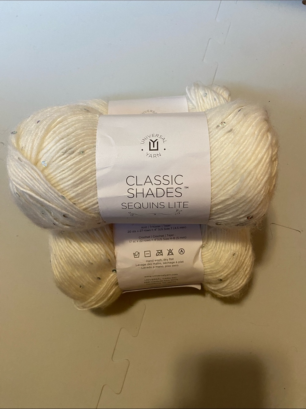 Universal Classic Shades Sequins Lite Yarn in White with Silver Sequins - 3